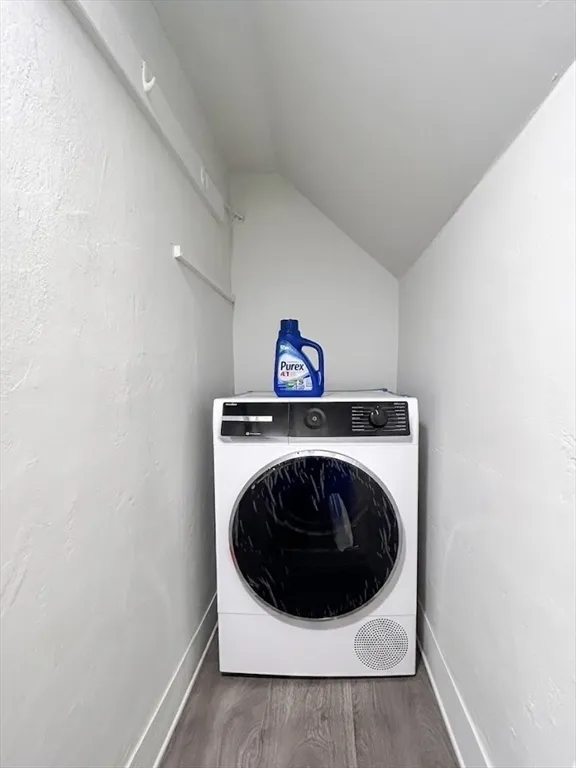 2 bed, 1 bath apartment for rent at 937 Webster Unit 2, Marshfield Center — photo 7 of 10