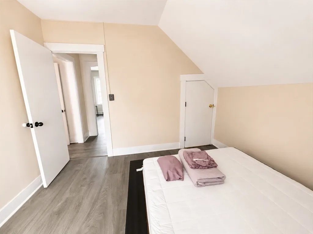2 bed, 1 bath apartment for rent at 937 Webster Unit 2, Marshfield Center — photo 6 of 10