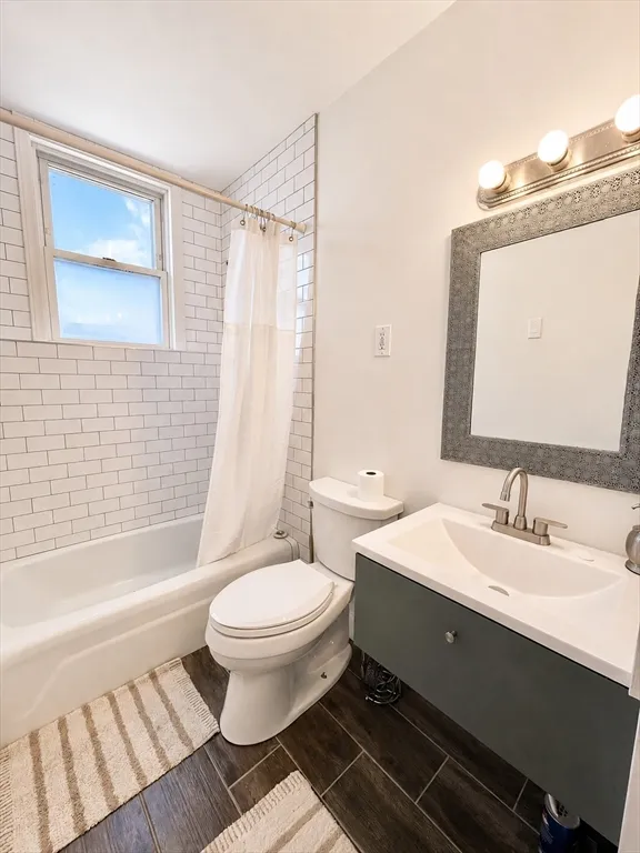 2 bed, 1 bath apartment for rent at 937 Webster Unit 2, Marshfield Center — photo 4 of 10