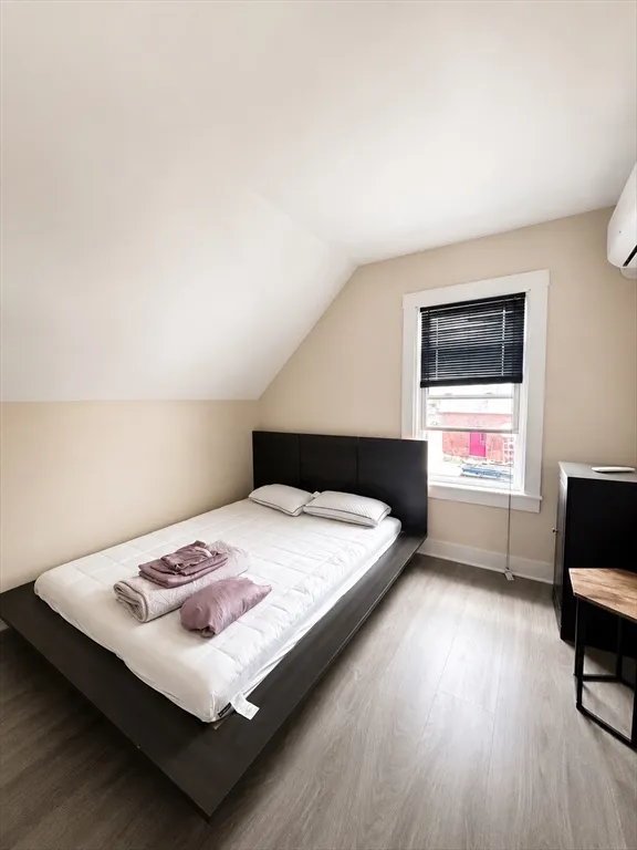 2 bed, 1 bath apartment for rent at 937 Webster Unit 2, Marshfield Center — photo 5 of 10