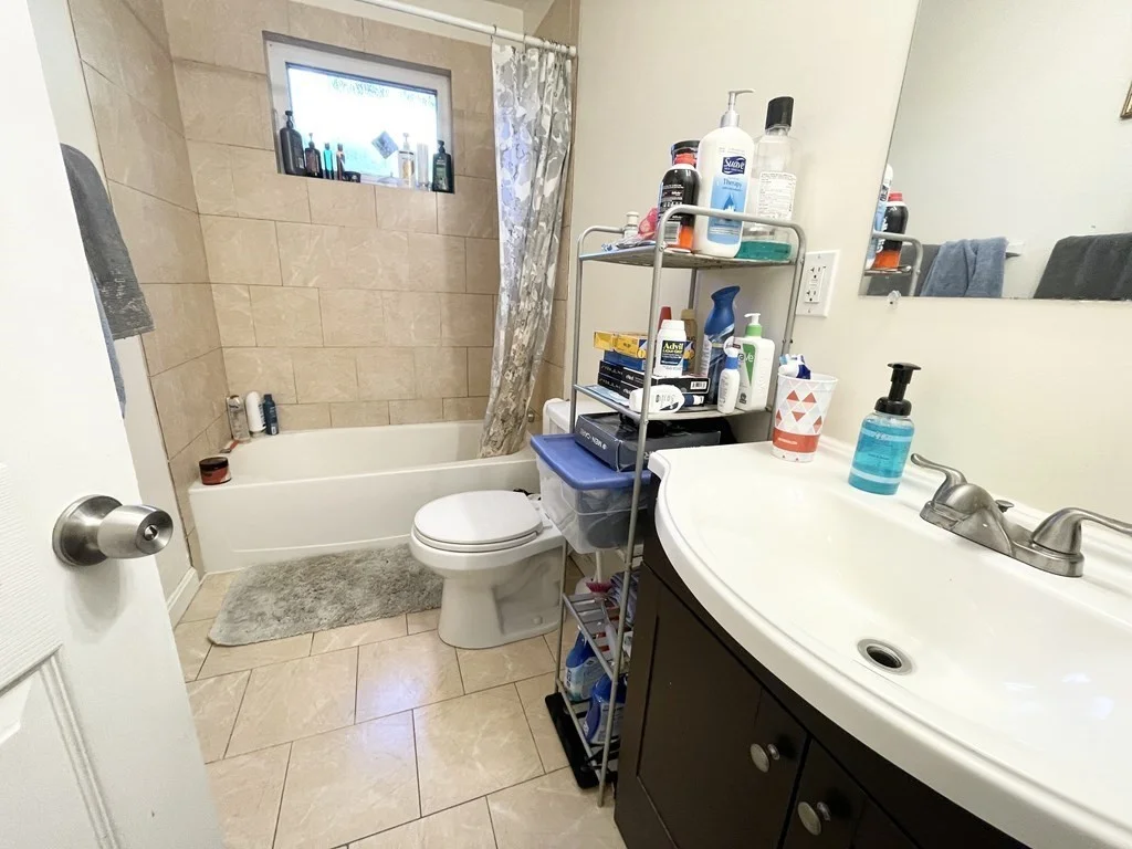 4 bed, 1 bath apartment for rent at 93A Hillside St Unit 1, Mission Hill — photo 9 of 10