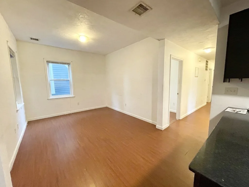 4 bed, 1 bath apartment for rent at 93A Hillside St Unit 2, Mission Hill — photo 6 of 16