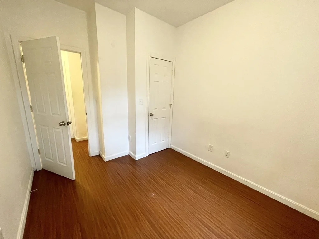 4 bed, 1 bath apartment for rent at 93A Hillside St Unit 2, Mission Hill — photo 12 of 16