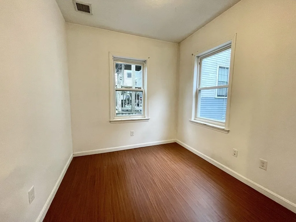 4 bed, 1 bath apartment for rent at 93A Hillside St Unit 2, Mission Hill — photo 13 of 16