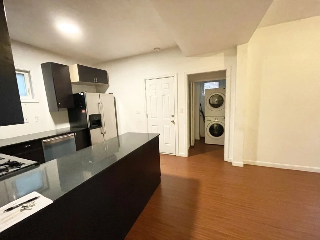 4 bed, 1 bath apartment for rent at 93A Hillside St Unit 2, Mission Hill — photo 3 of 16