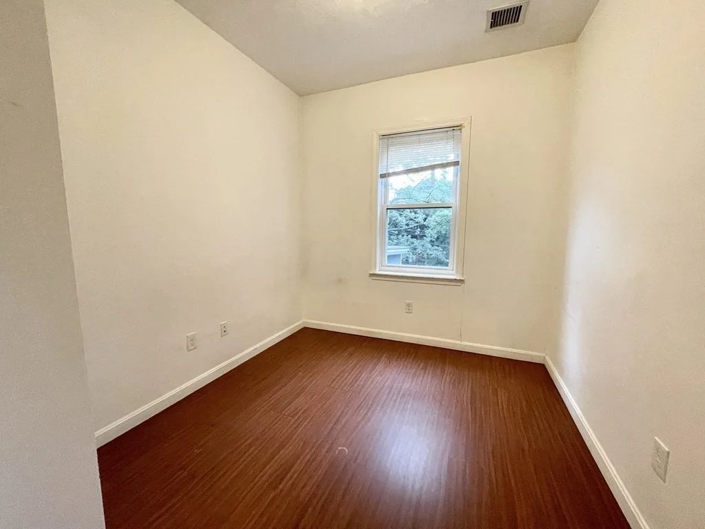 4 bed, 1 bath apartment for rent at 93A Hillside St Unit 2, Mission Hill — photo 11 of 16