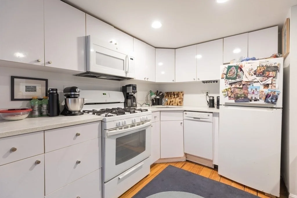 Studio bed, 1 bath apartment for rent at 94 Appleton St Unit 1, South End — photo 3 of 6
