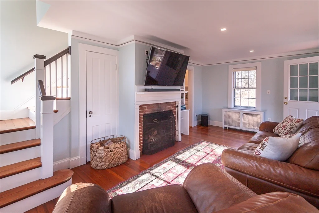 2 bed, 1 bath apartment for rent at 94 Atlantic, Cohasset — photo 9 of 23
