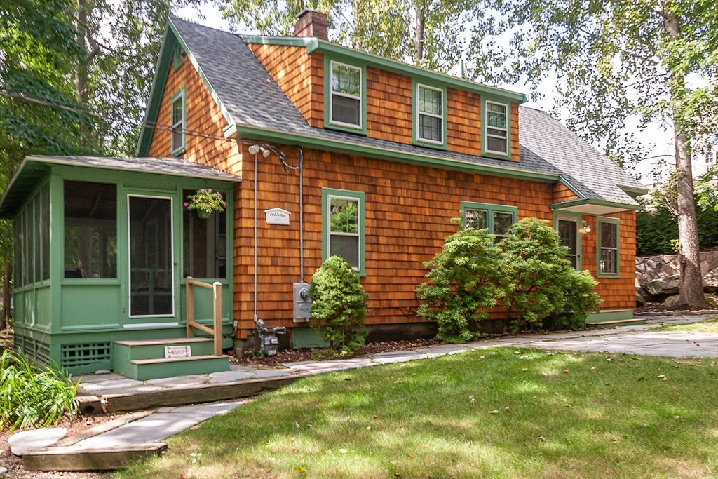 2 bed, 1 bath apartment for rent at 94 Atlantic, Cohasset — photo 1 of 23