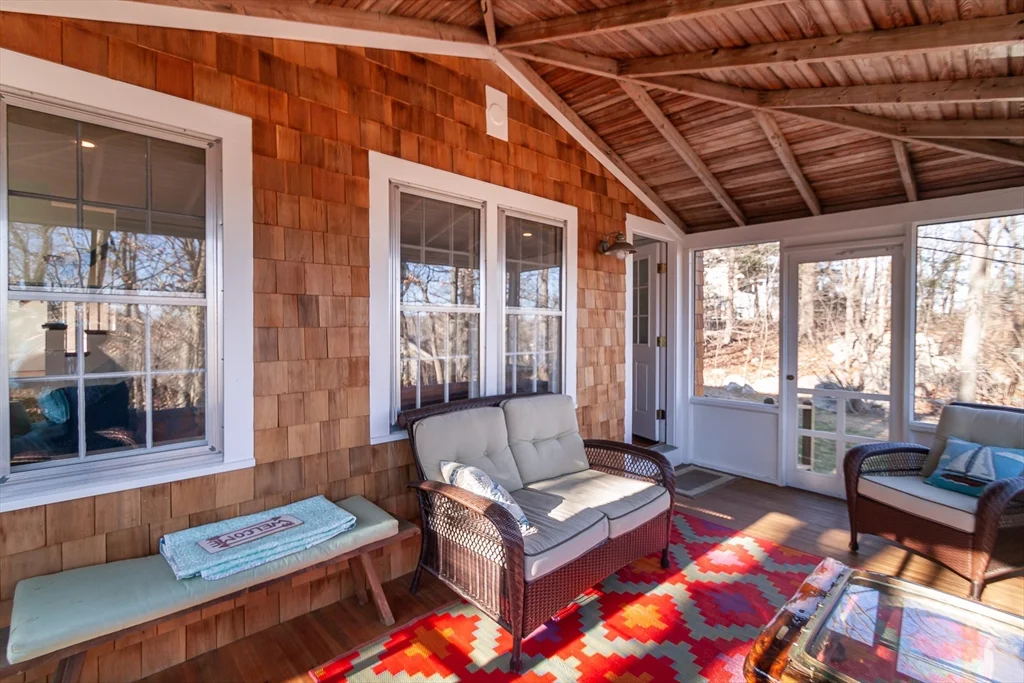 2 bed, 1 bath apartment for rent at 94 Atlantic, Cohasset — photo 5 of 23