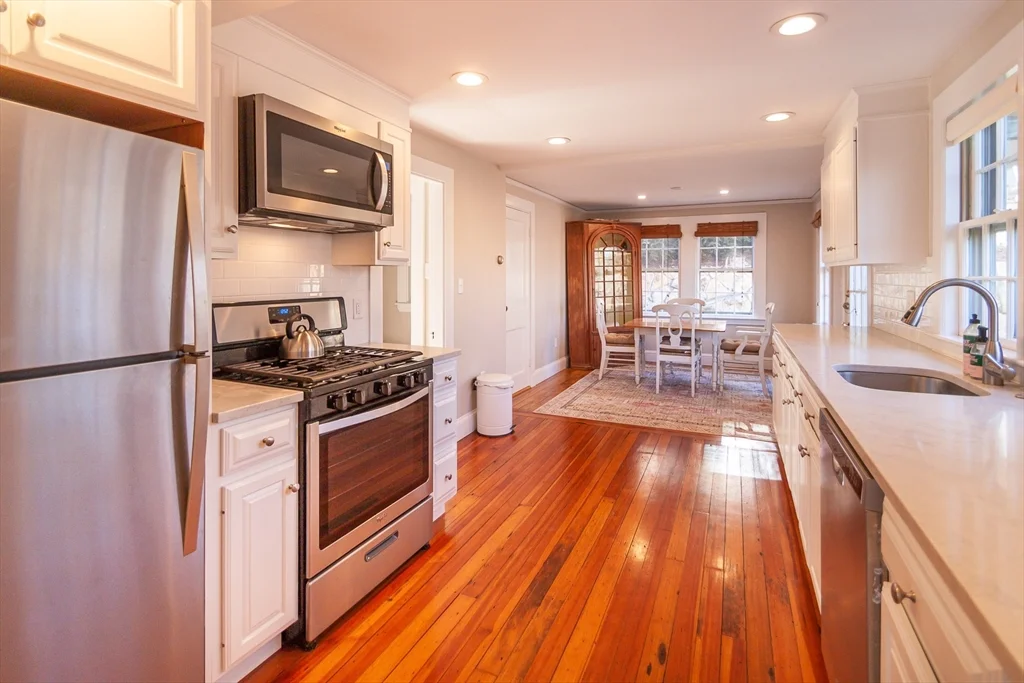 2 bed, 1 bath apartment for rent at 94 Atlantic, Cohasset — photo 10 of 23