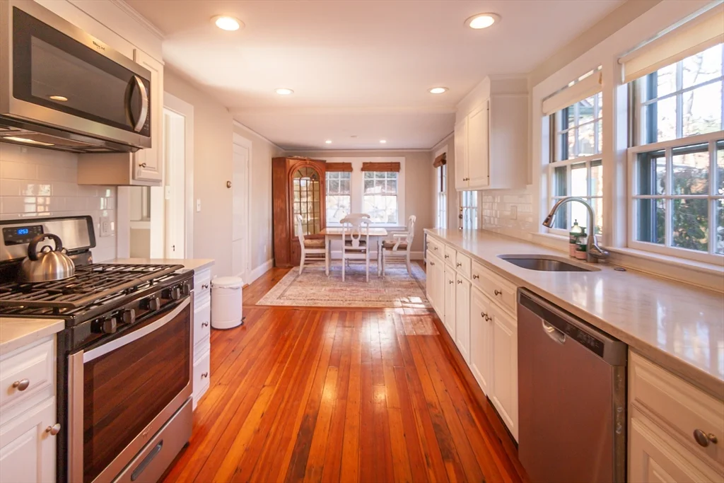 2 bed, 1 bath apartment for rent at 94 Atlantic, Cohasset — photo 11 of 23