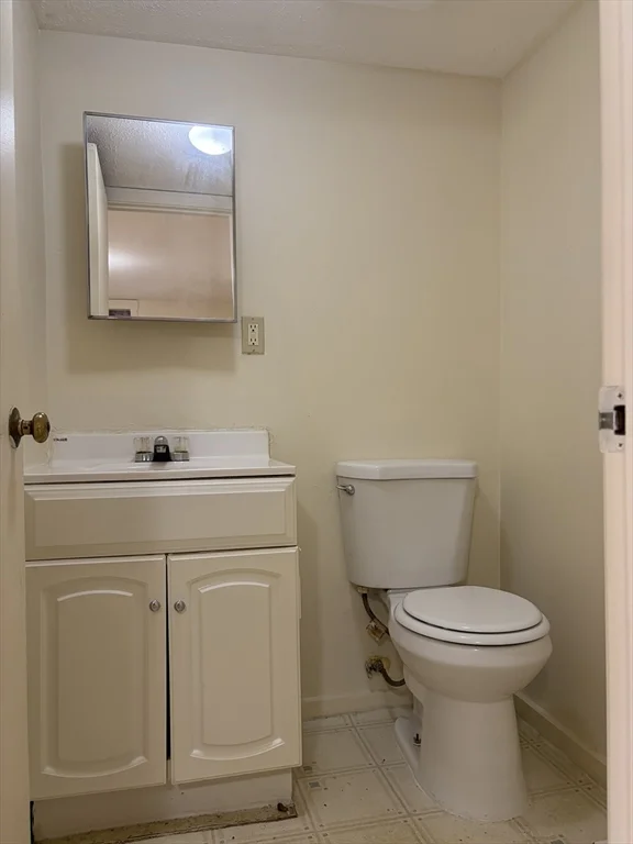 Studio bed, 1 bath apartment for rent at 94 Bacon Unit 4, Waltham — photo 5 of 6
