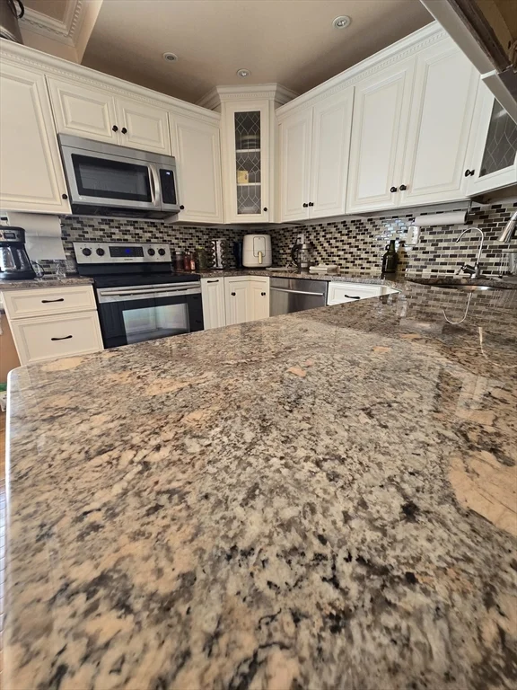 5 bed, 4+ bath apartment for rent at 94 Baldwin St Unit 94, West Springfield — photo 15 of 42