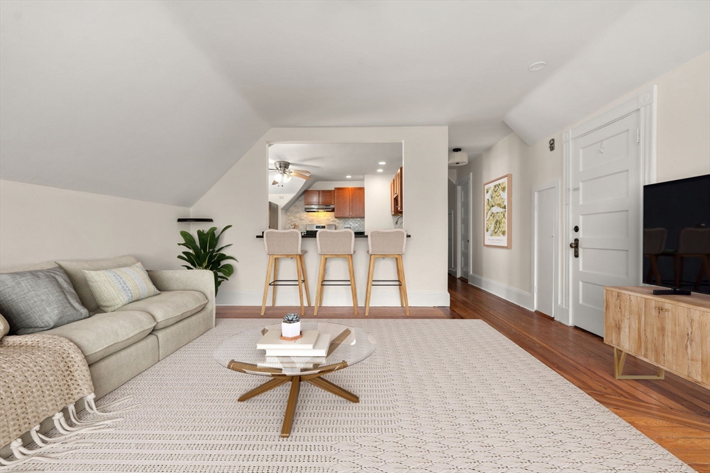 1 bed, 1 bath apartment for rent at 94 Bartlett St Unit 3, Magoun Square — photo 3 of 11