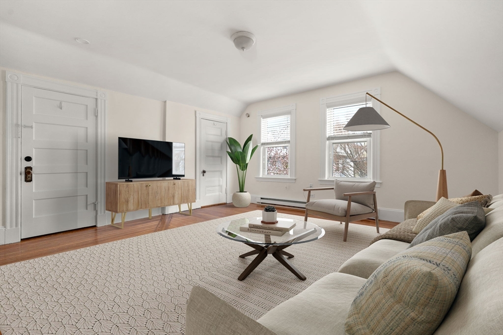1 bed, 1 bath apartment for rent at 94 Bartlett St Unit 3, Magoun Square — photo 2 of 11