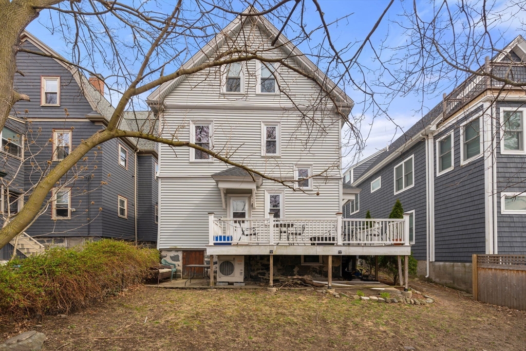 1 bed, 1 bath apartment for rent at 94 Bartlett St Unit 3, Magoun Square — photo 9 of 11