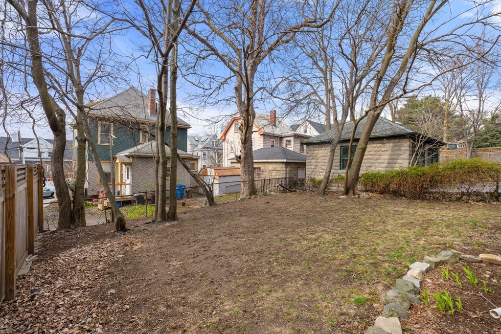 1 bed, 1 bath apartment for rent at 94 Bartlett St Unit 3, Magoun Square — photo 10 of 11