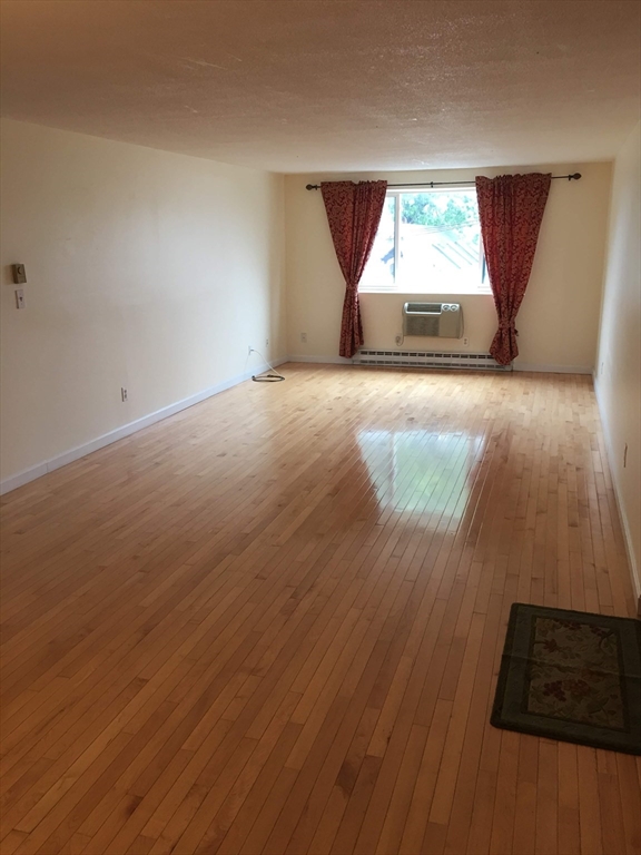 2 bed, 1 bath apartment for rent at 94 Beacon St Unit 21, Ward Two — photo 2 of 5