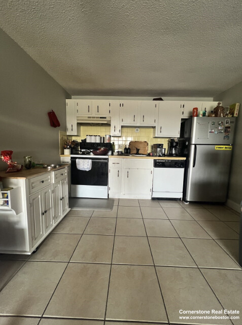 2 bed, 1 bath apartment for rent at 94 Beacon St Unit 42, Ward Two — photo 3 of 6