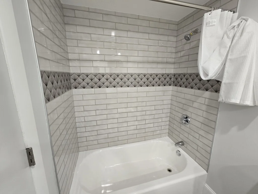 2 bed, 1 bath apartment for rent at 94 Beaconsfield Rd Unit 201, Brookline Hills — photo 17 of 19