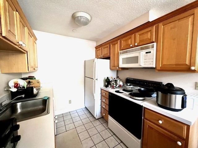 2 bed, 1 bath apartment for rent at 94 Beaconsfield Rd Unit 302, Aspinwall Hill — photo 4 of 11