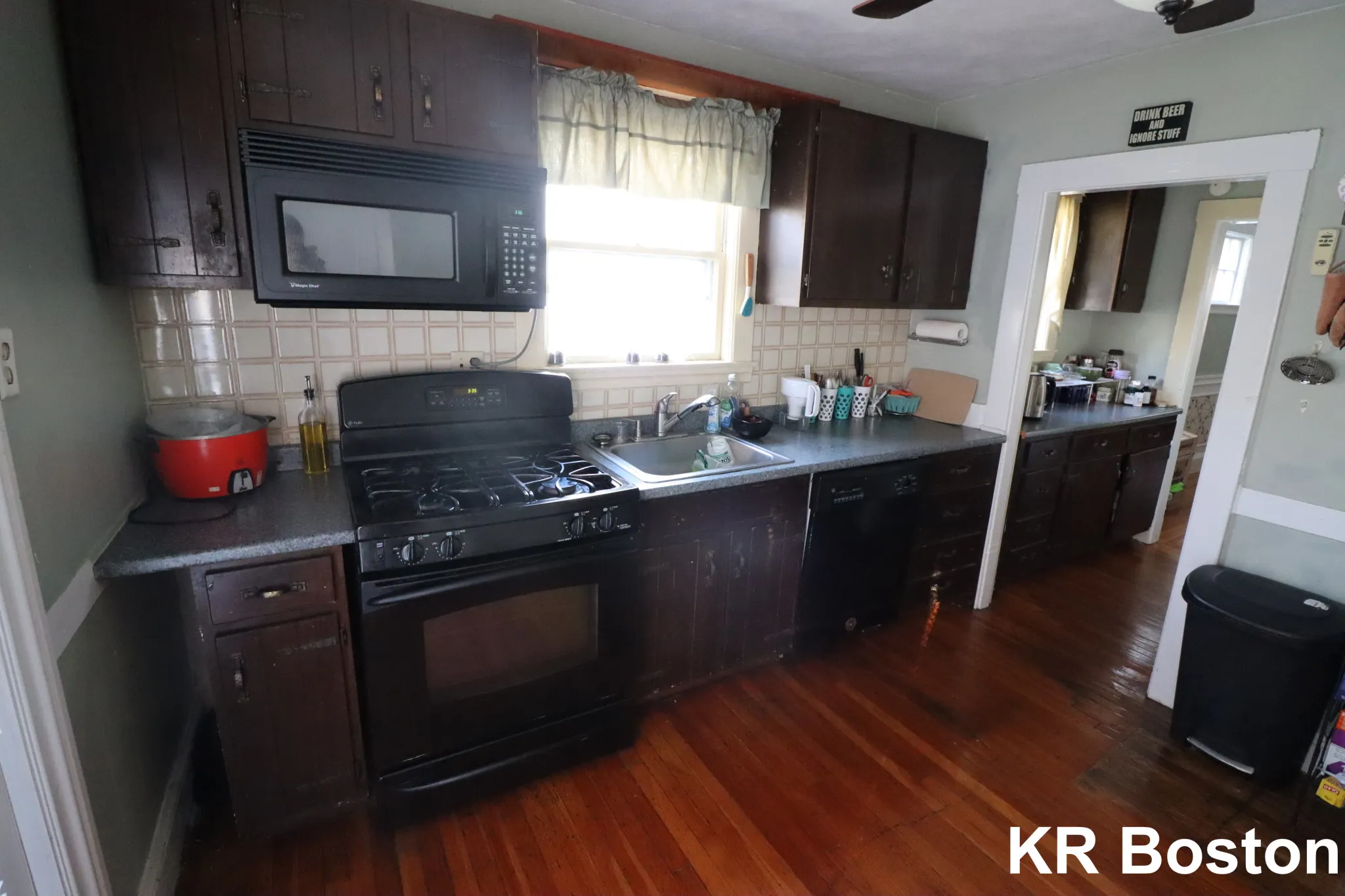 3 bed, 1 bath apartment for rent at 94 Beechcroft St Unit 1, Brighton — photo 4 of 16