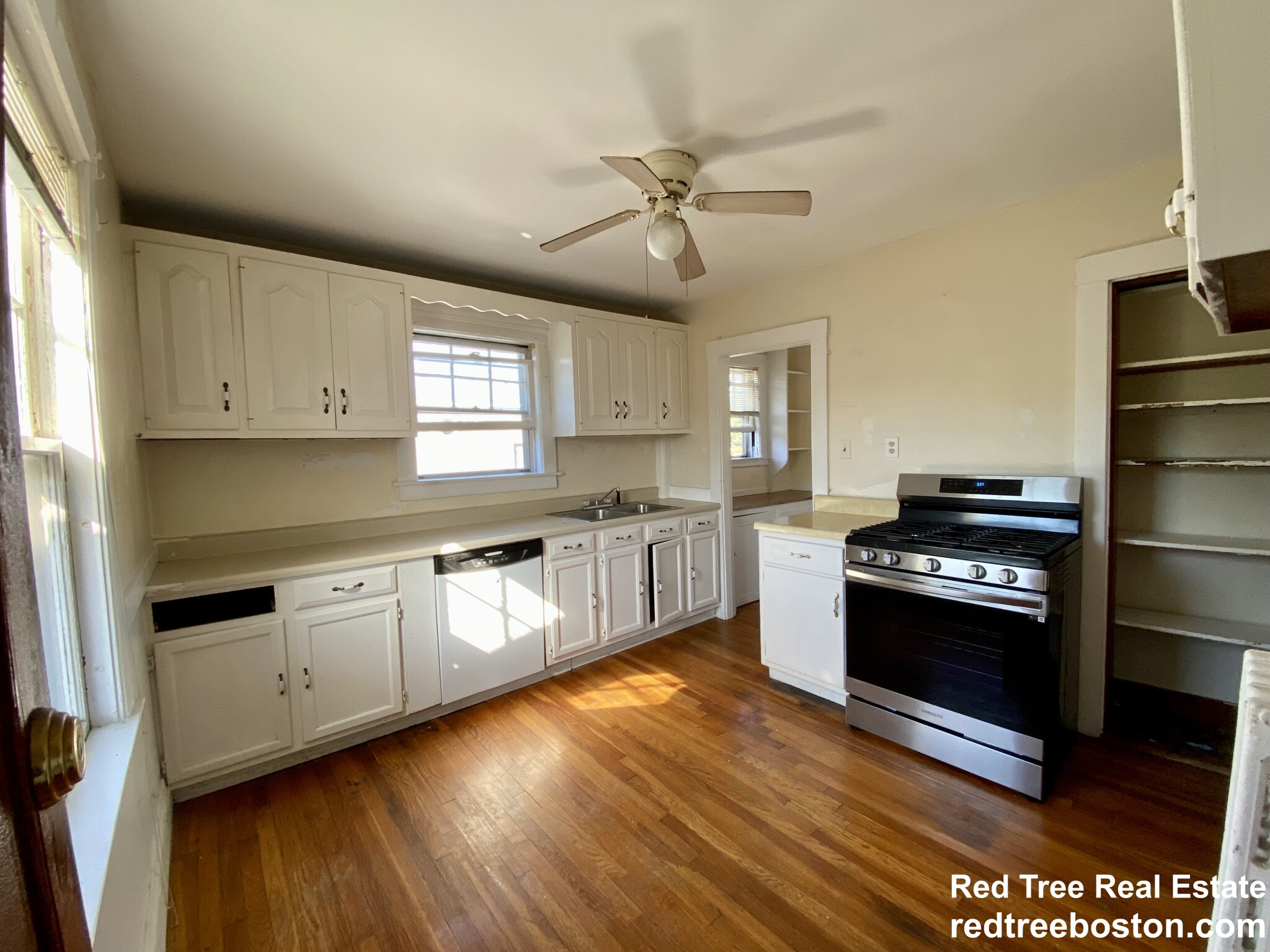 3 bed, 1 bath apartment for rent at 94 Beechcroft St Unit 3, Brighton — photo 1 of 23