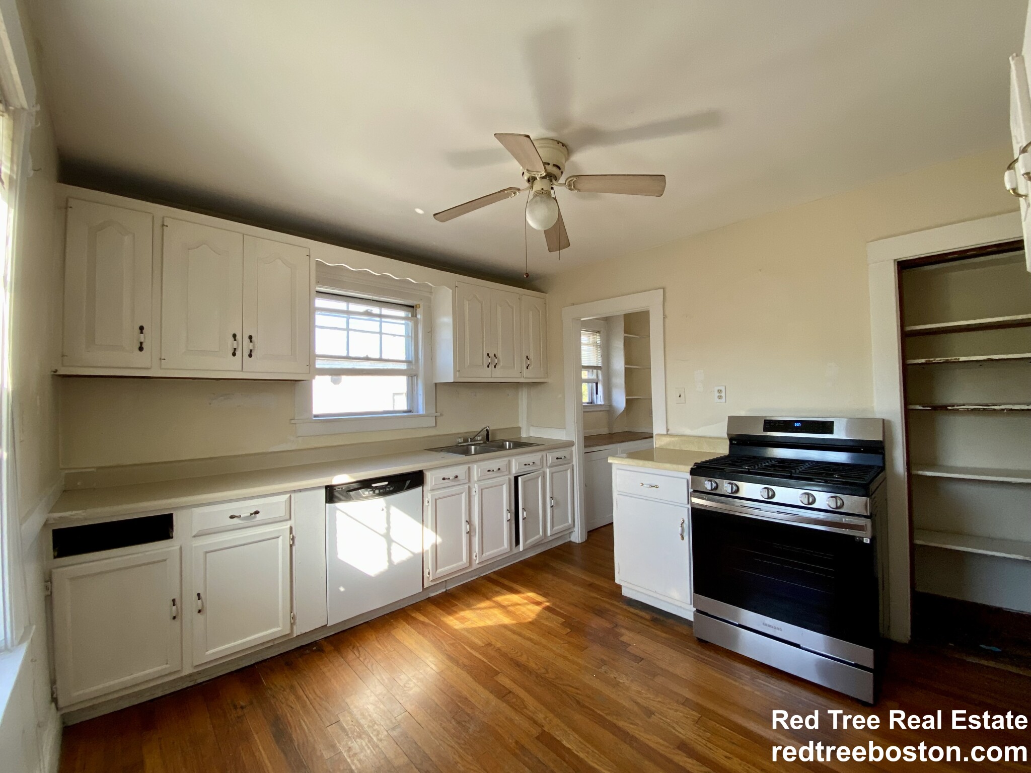 3 bed, 1 bath apartment for rent at 94 Beechcroft St Unit 3, Brighton — photo 2 of 23