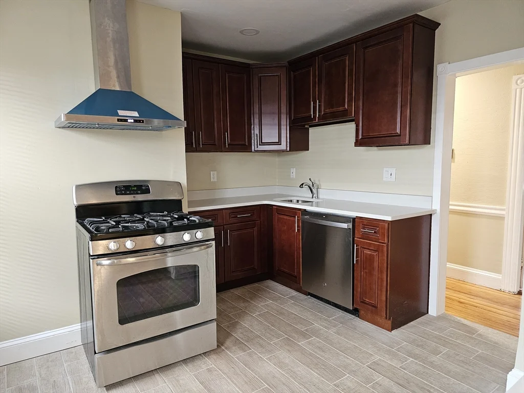 3 bed, 2 bath apartment for rent at 94 Billings St Unit 94, Quincy — photo 6 of 15