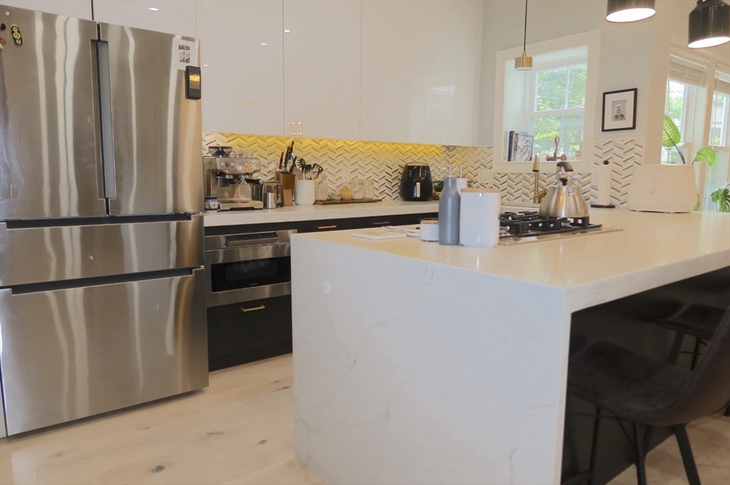 3 bed, 3 bath apartment for rent at 94 Bunker Hill Unit 1, Charlestown — photo 8 of 23