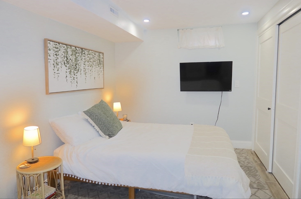 3 bed, 3 bath apartment for rent at 94 Bunker Hill Unit 1, Charlestown — photo 20 of 23