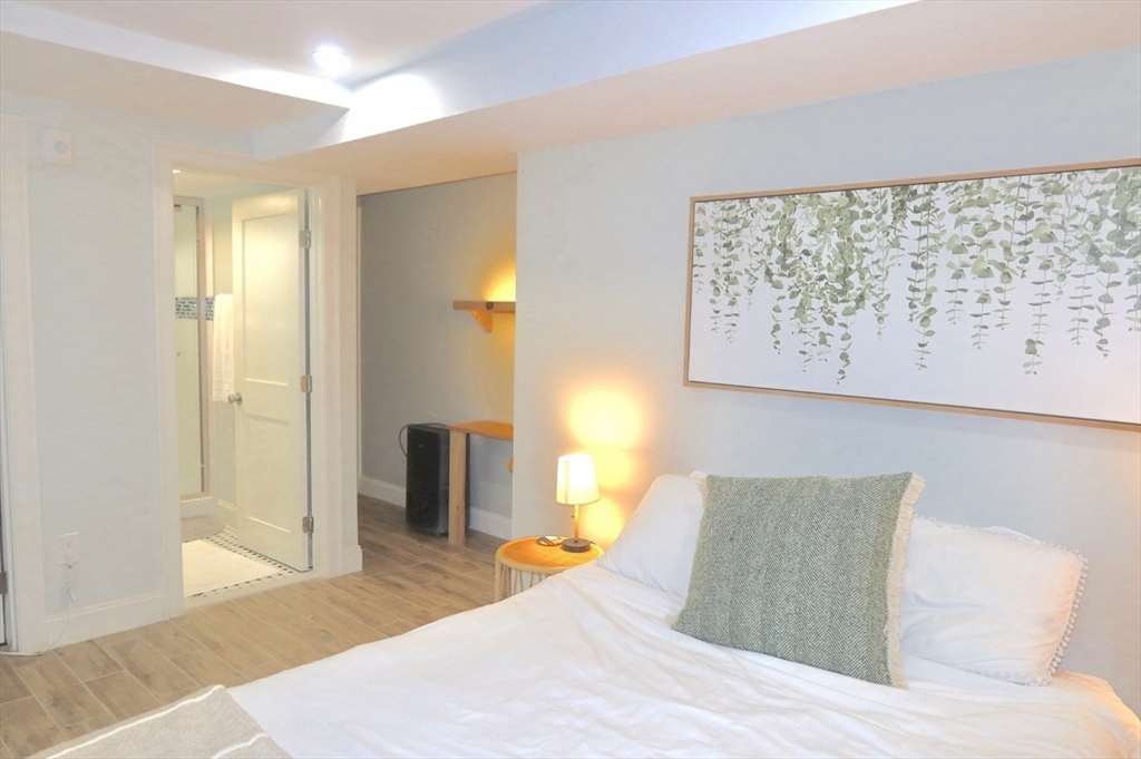 3 bed, 3 bath apartment for rent at 94 Bunker Hill Unit 1, Charlestown — photo 21 of 23