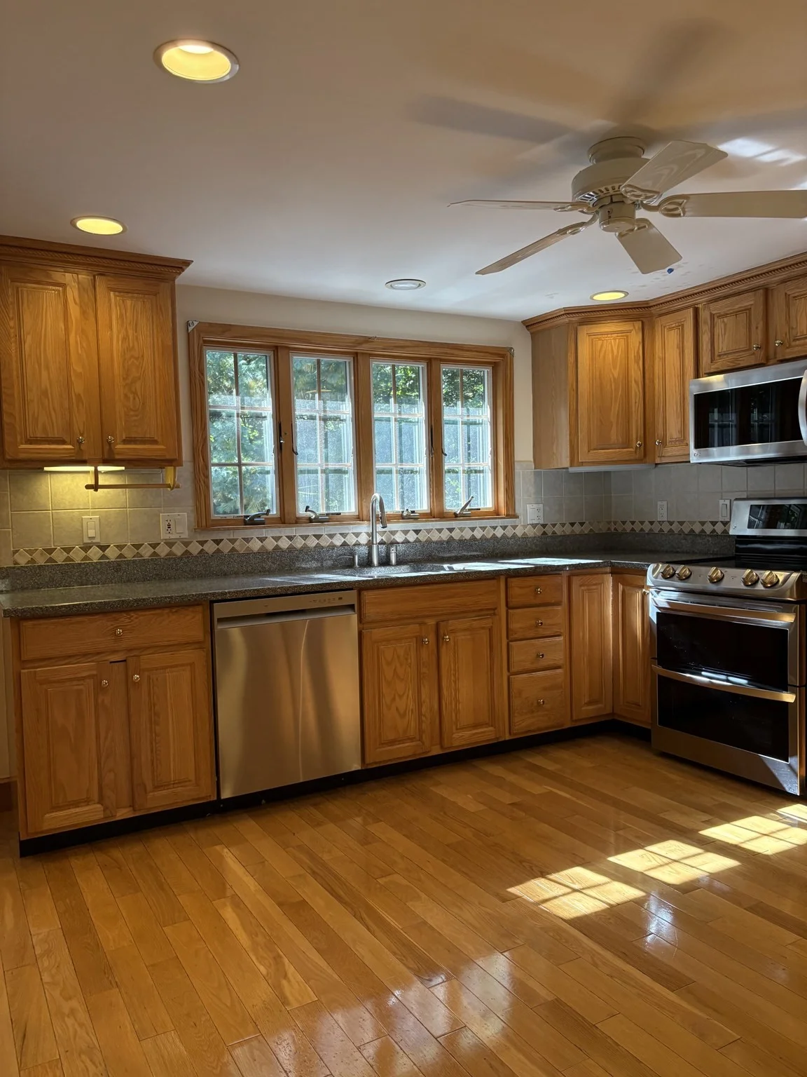 3 bed, 2 bath apartment for rent at 94 Concord Ave, Lexington — photo 7 of 28