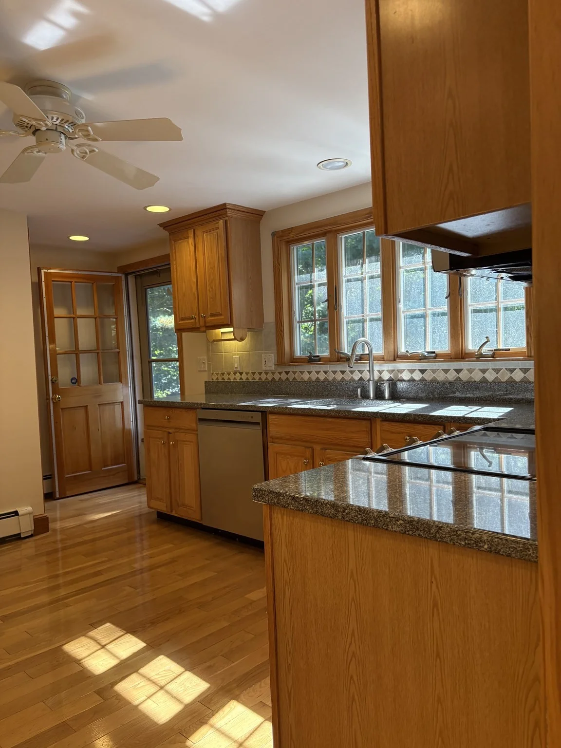 3 bed, 2 bath apartment for rent at 94 Concord Ave, Lexington — photo 5 of 28