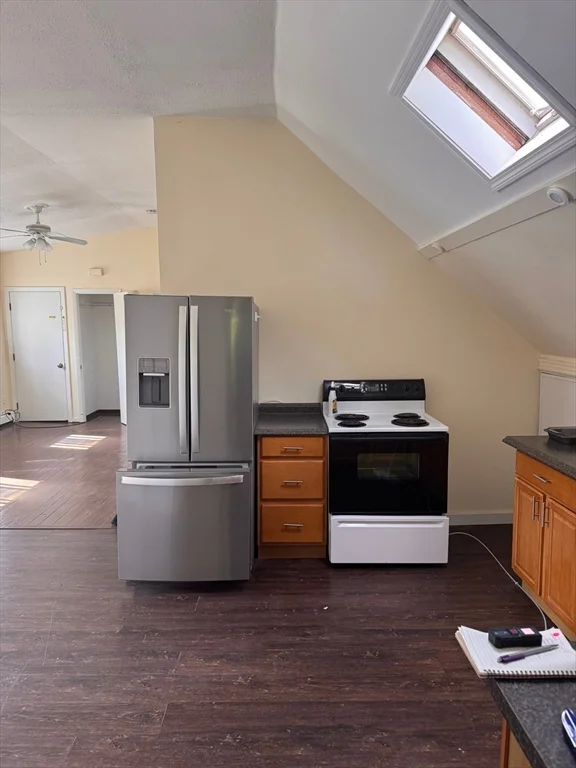 2 bed, 1 bath apartment for rent at 94 Fisher St Unit 3, North Attleboro — photo 4 of 9