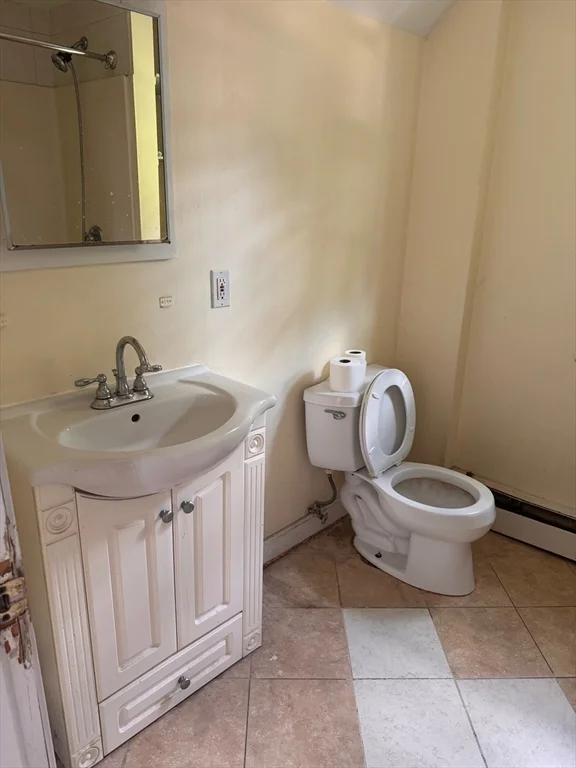 2 bed, 1 bath apartment for rent at 94 Fisher St Unit 3, North Attleboro — photo 3 of 9