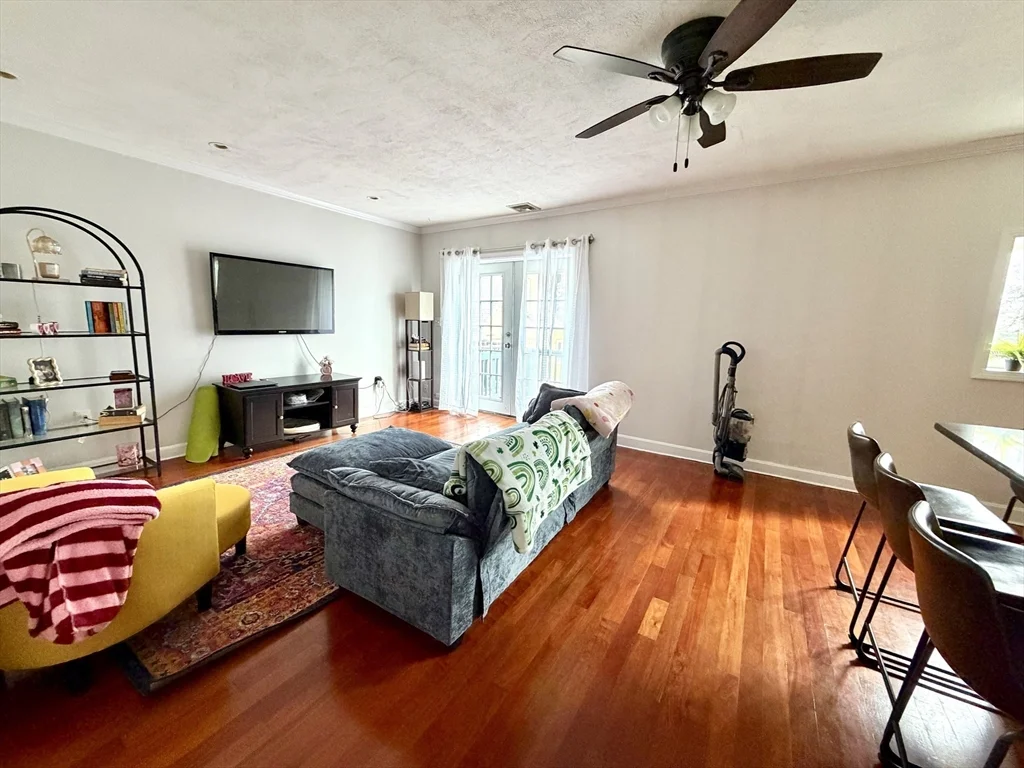 2 bed, 1 bath apartment for rent at 94 Florida St Unit 3, Dorchester — photo 3 of 14