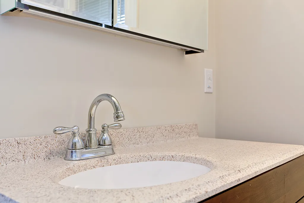 5 bed, 2 bath apartment for rent at 94 Gladstone St Unit 1, East Boston — photo 2 of 12