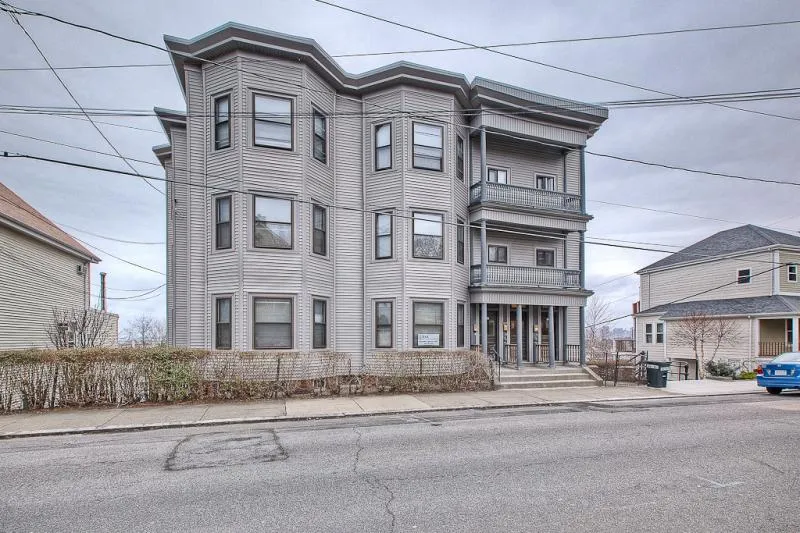 5 bed, 2 bath apartment for rent at 94 Gladstone St Unit 1, East Boston — photo 11 of 12