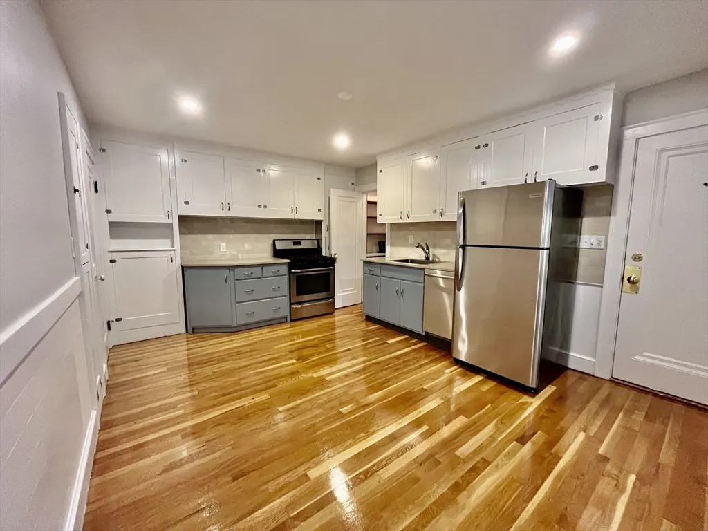 2 bed, 1 bath apartment for rent at 94 Glendale Rd Unit 1R, Quincy — photo 3 of 20