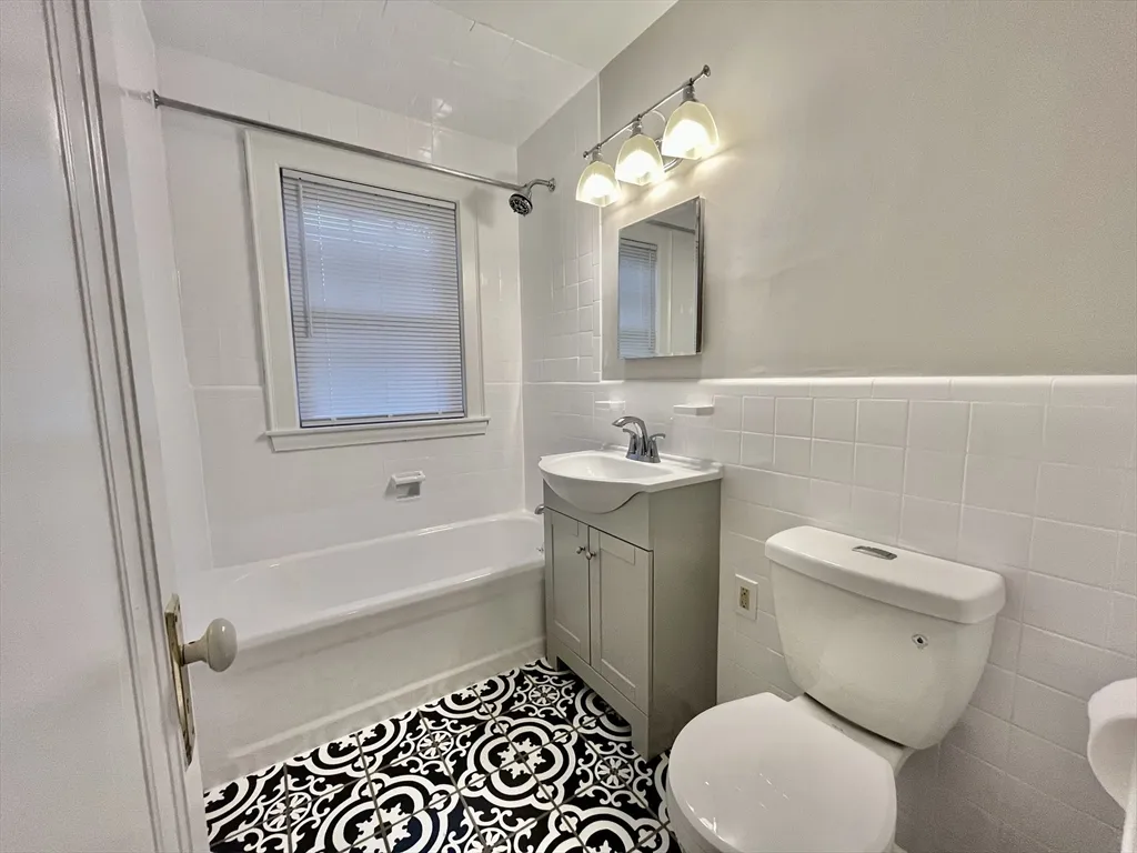 2 bed, 1 bath apartment for rent at 94 Glendale Rd Unit 1R, Quincy — photo 13 of 20