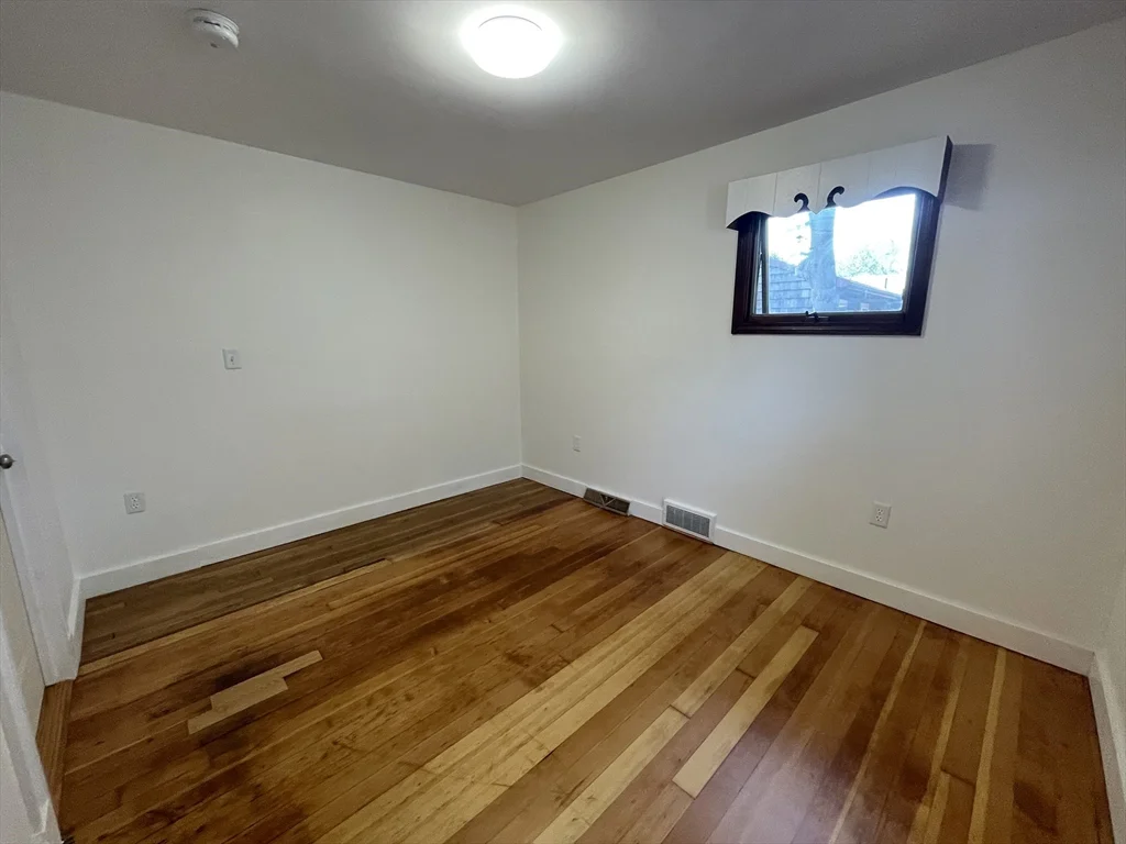 2 bed, 1 bath apartment for rent at 94 Gordon Rd, East Braintree — photo 8 of 16