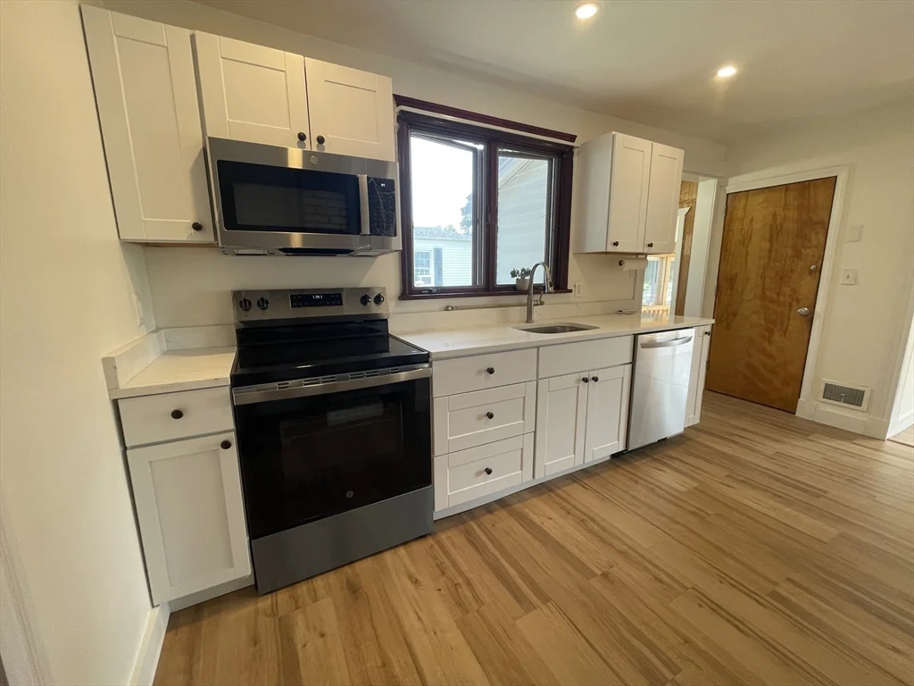 2 bed, 1 bath apartment for rent at 94 Gordon Rd, East Braintree — photo 6 of 16