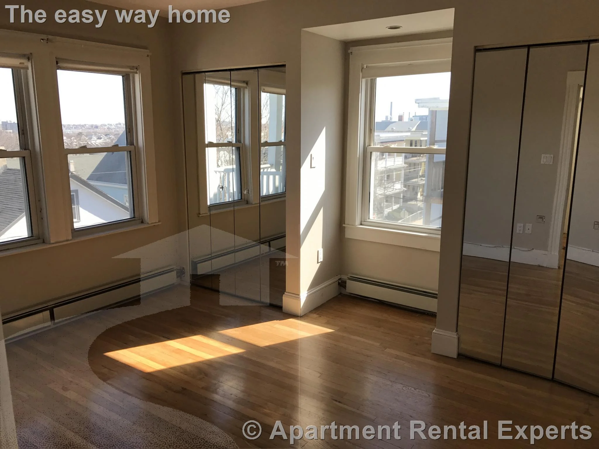 4 bed, 2 bath apartment for rent at 94 Heath St Unit 1, Winter Hill — photo 2 of 9
