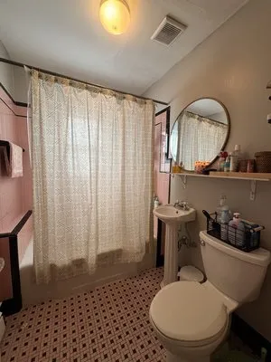 4 bed, 2 bath apartment for rent at 94 Heath St Unit 1, Winter Hill — photo 6 of 9