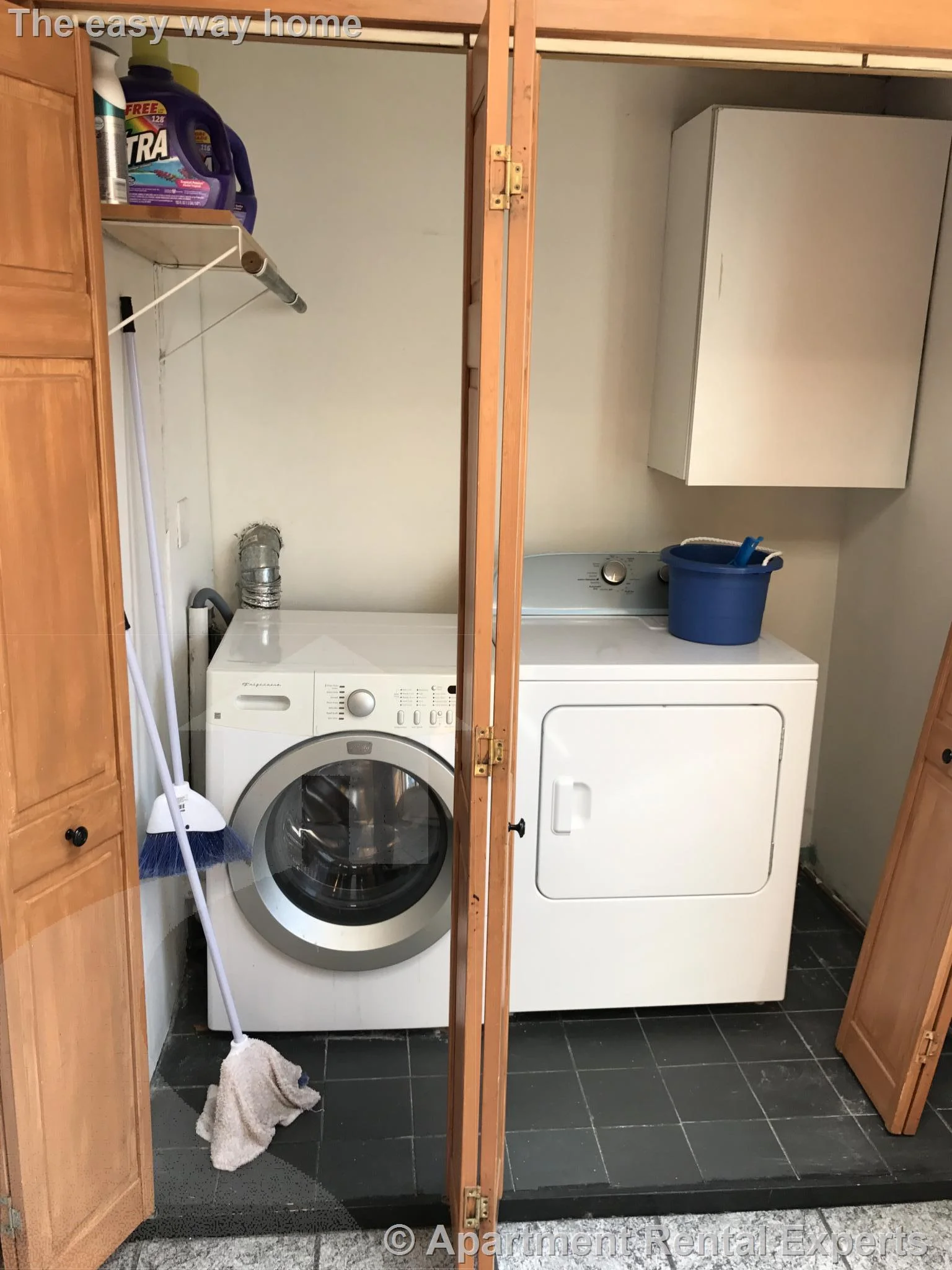 4 bed, 2 bath apartment for rent at 94 Heath St Unit 1, Winter Hill — photo 5 of 9
