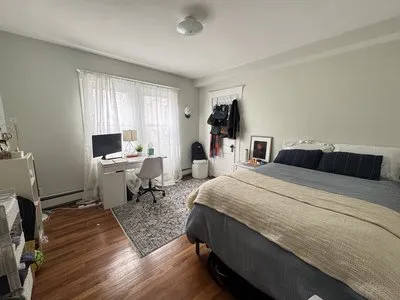 4 bed, 2 bath apartment for rent at 94 Heath St Unit 1, Winter Hill — photo 2 of 9