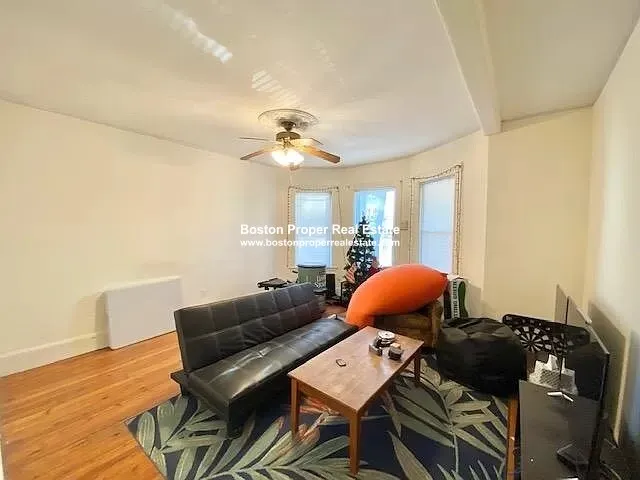 4 bed, 1 bath apartment for rent at 94 Hillside St Unit 2, Mission Hill — photo 5 of 13