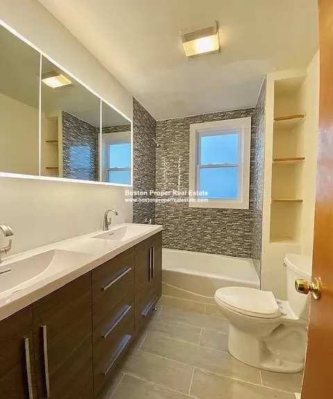 4 bed, 1 bath apartment for rent at 94 Hillside St Unit 2, Mission Hill — photo 6 of 13